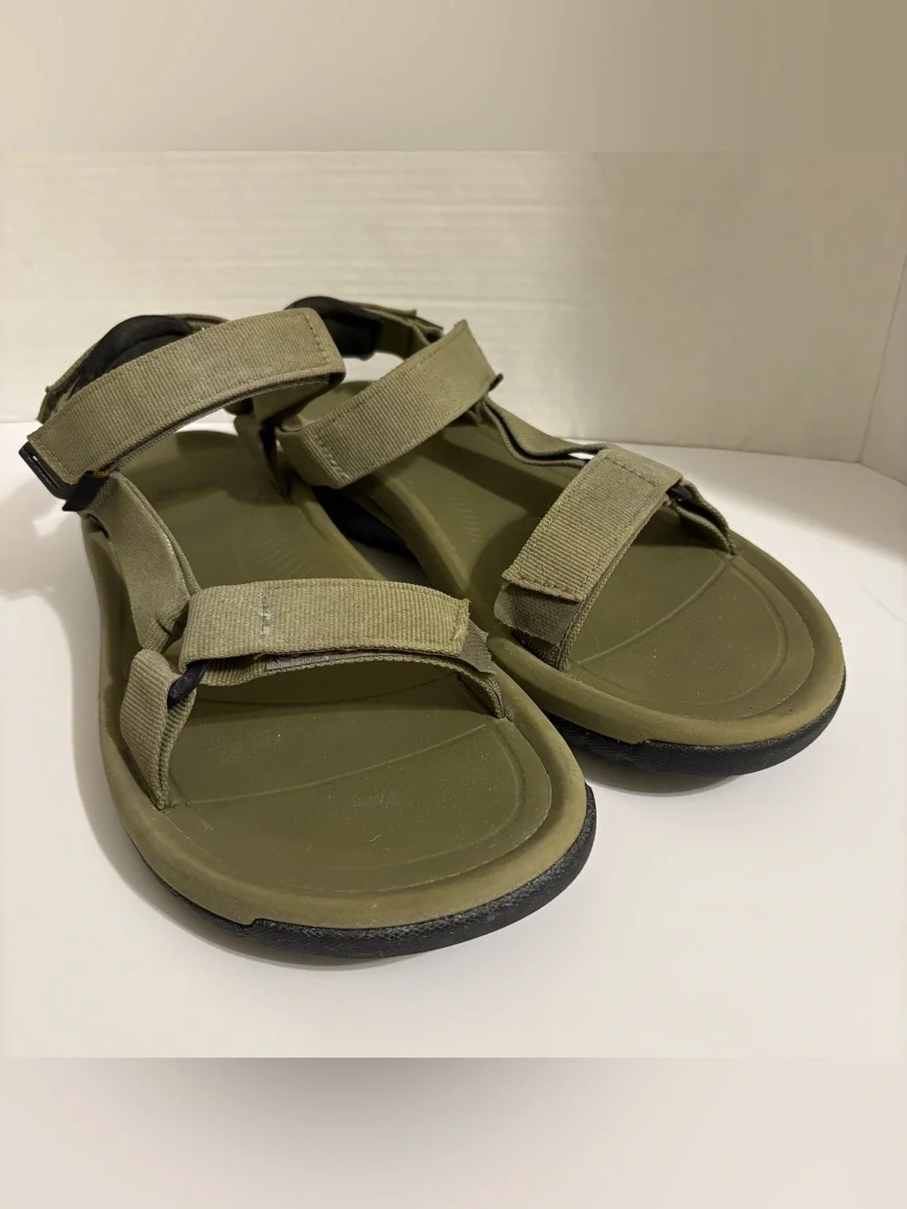 Teva Hurricane XLT2 Olive Green Hook-and-Loop Strapped Men's Sandals Like New